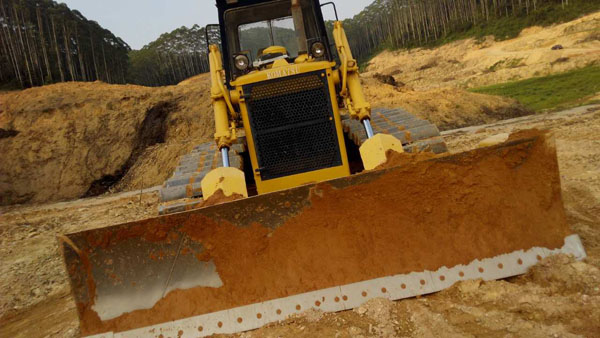 推土机小松D6_工程机械设备租赁|广州机械设备租赁|推土机|装载机|压路机|广州天生赢家凯发一触即发机械设备租赁有限公司|天生赢家凯发一触即发机械设备_工程机械设备租赁 - 广州天生赢家凯发一触即发机械设备租赁有限公司